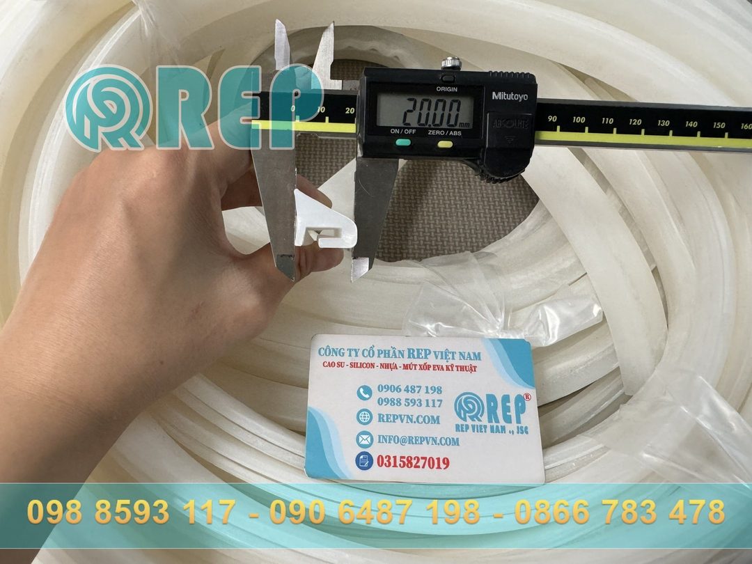ron silicon trang trong chu u khe 12mm