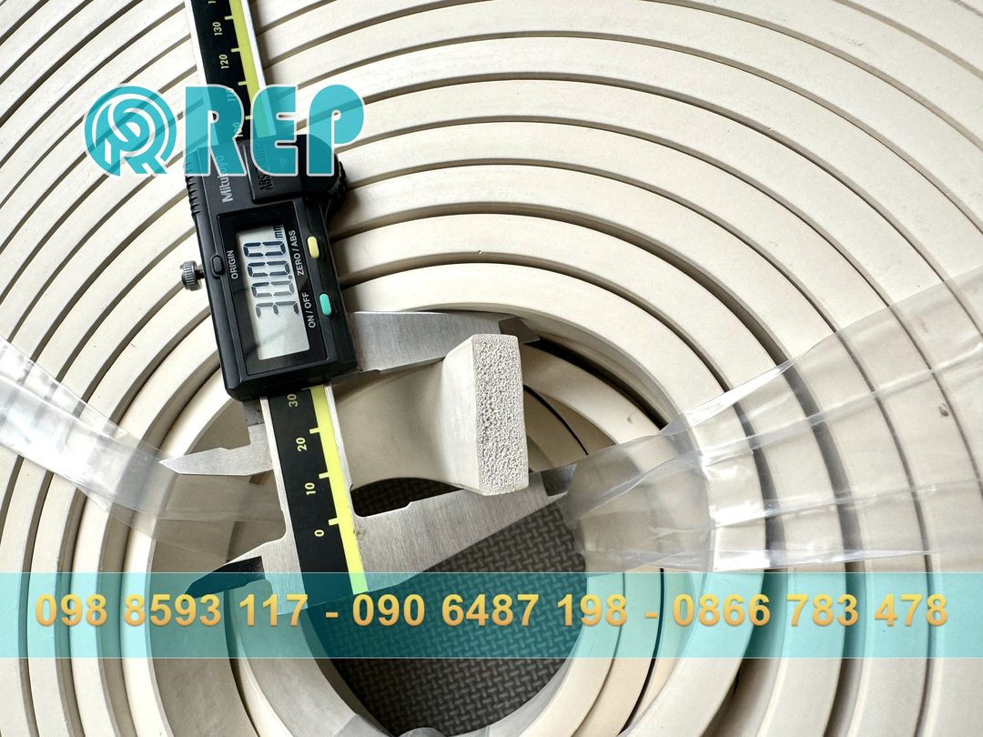 Góc cắt ron cao su xốp trắng 10x30mm