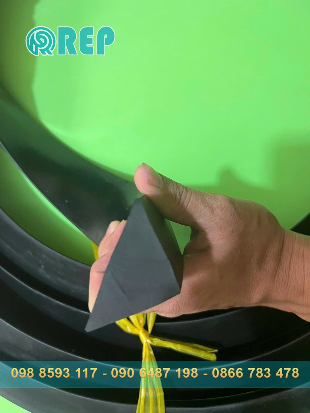 Ron cao su EPDM tam giác 42x42