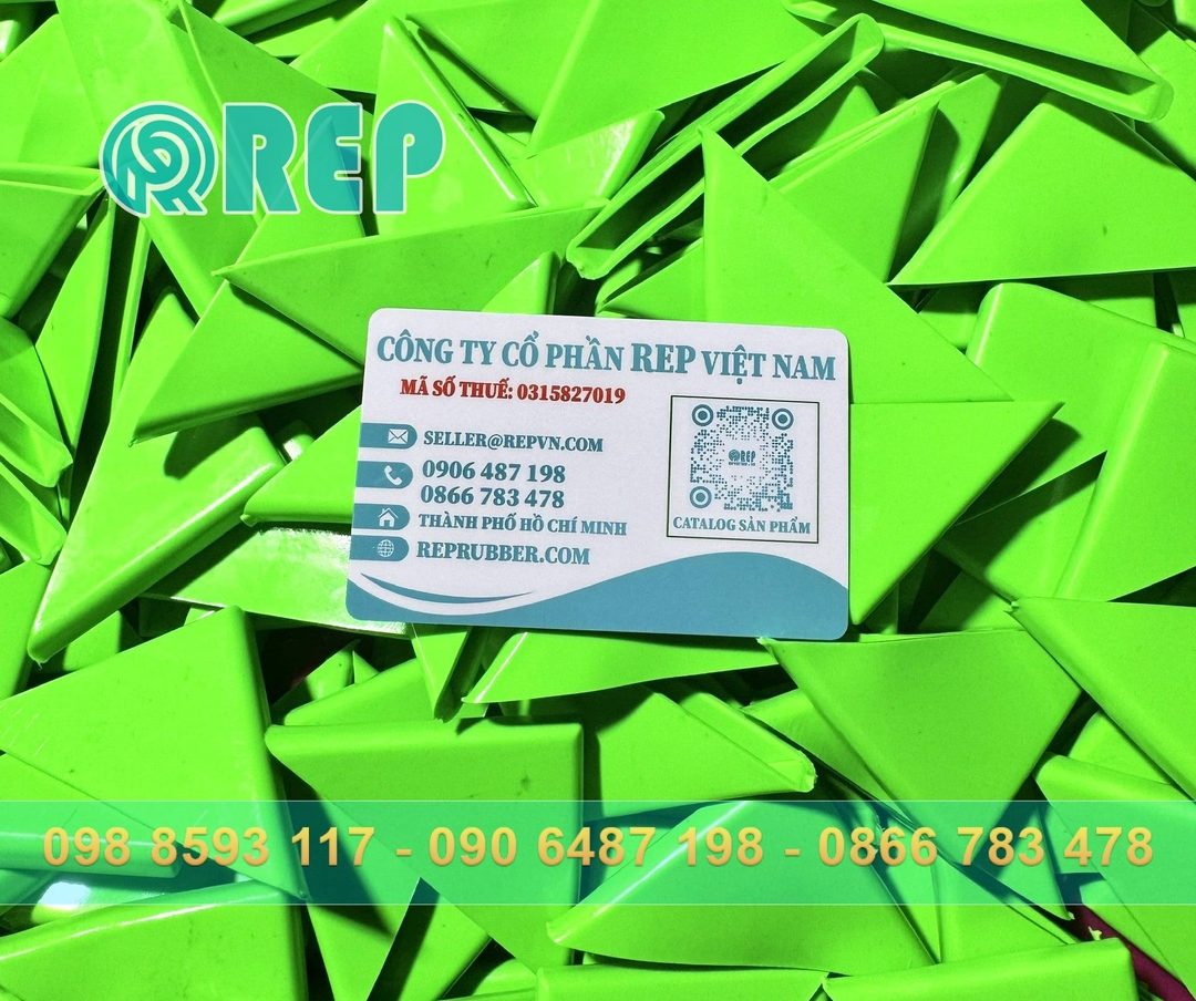 mieng boc goc kinh cuong luc bang nhua pvc deo