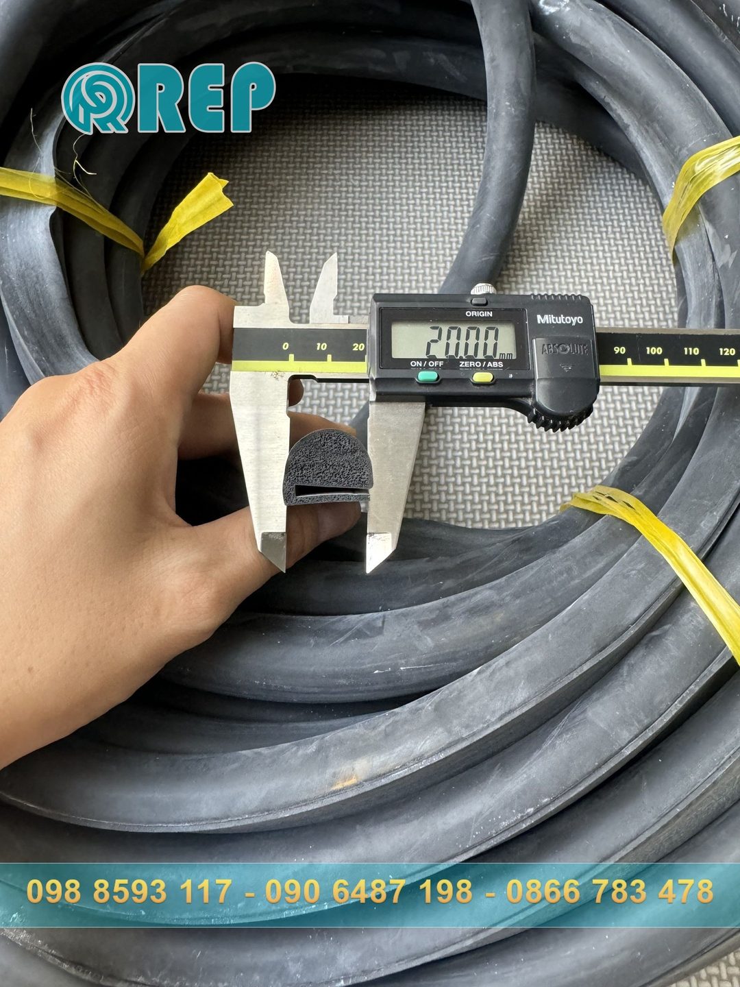 Ron cao su xốp EPDM chữ D 20x18x3