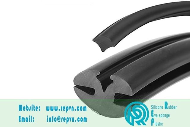 Gioang cao su chen cua chu H ron tim mau den trang 02 min