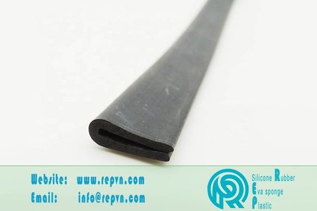 Gioang cao su chen cua chu HU ron tim mau den trang 05 min