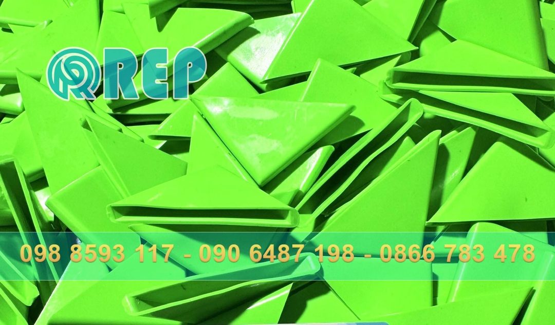 mieng boc goc kinh cuong luc bang nhua pvc deo